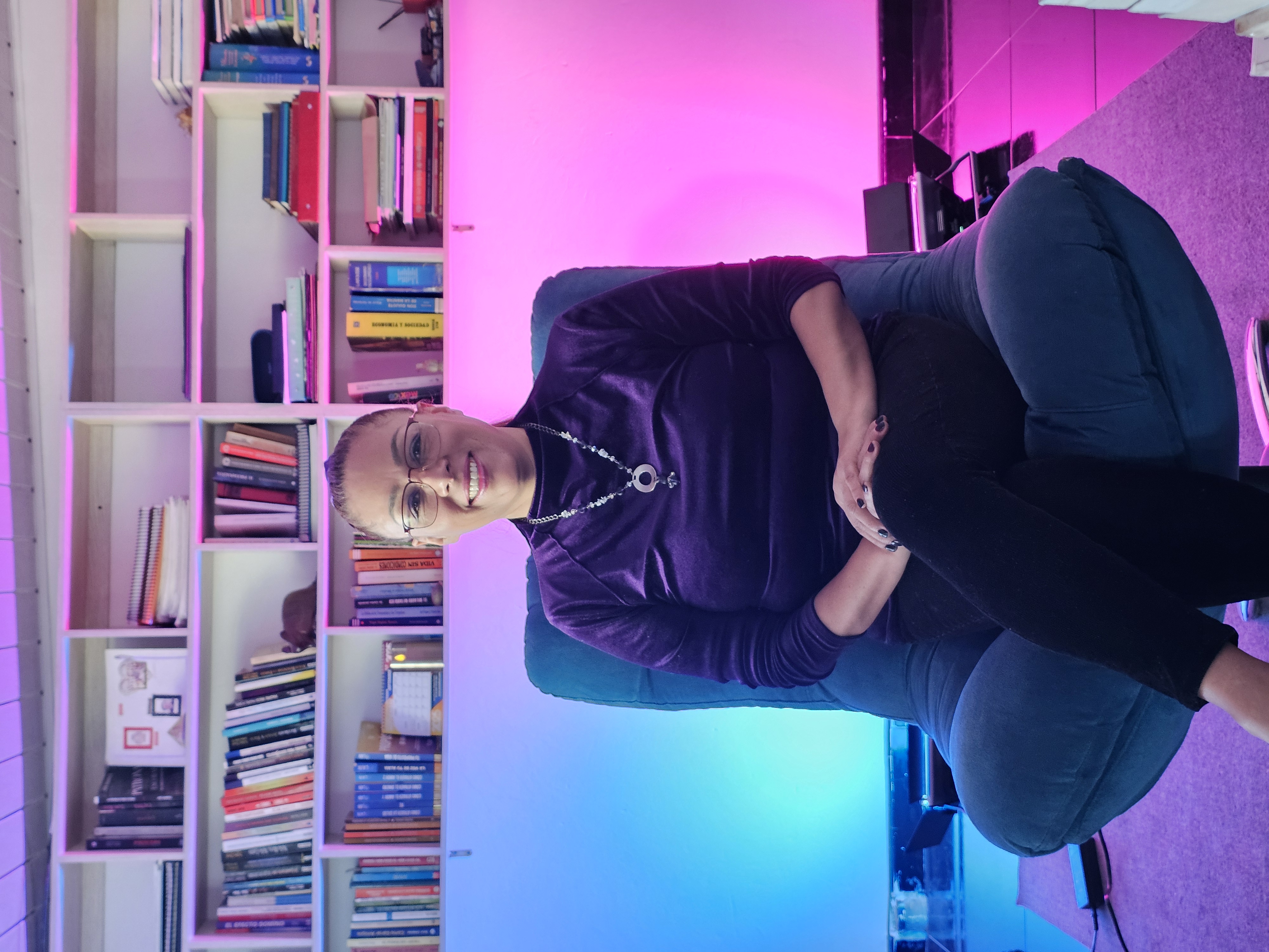 Dina Cruz - Directora General ESCOLI